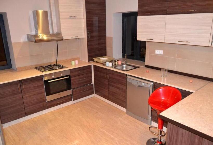 ویلای 3 خوابه, Villadzor Apart