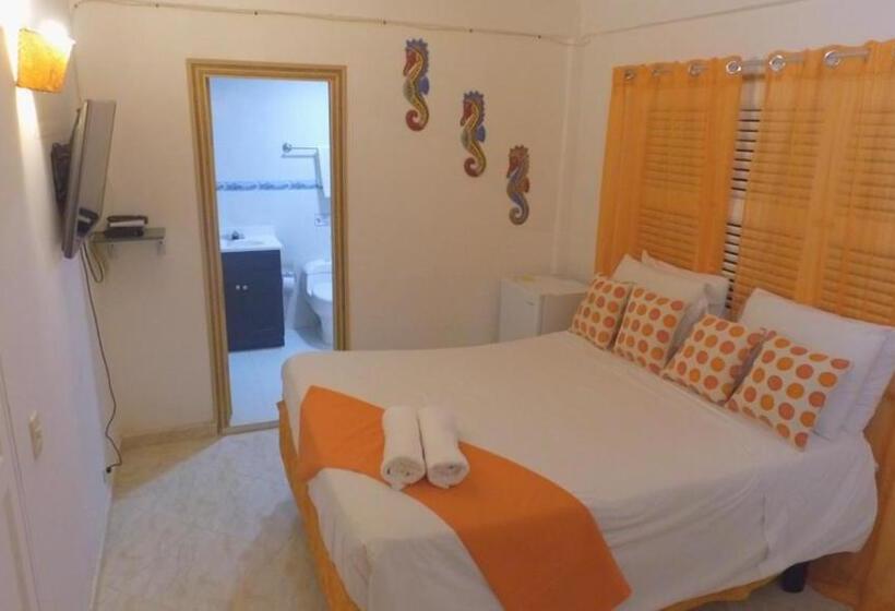 스탠다드 트리플 룸, Casa Royal Palm Inn