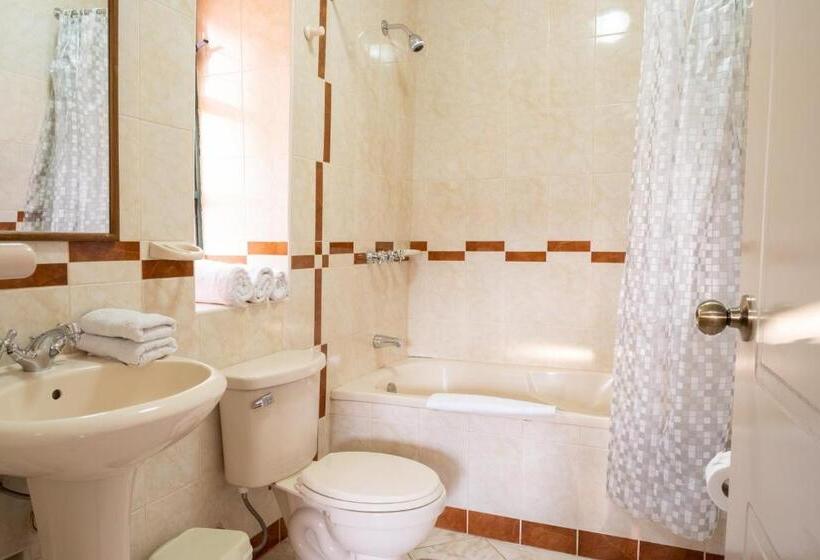 اتاق کلاسیک چهارنفره, Hospedaje La Florida