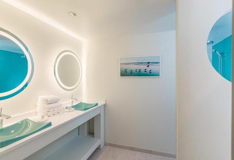 סוויטת דלוקס נוף לים, The Break