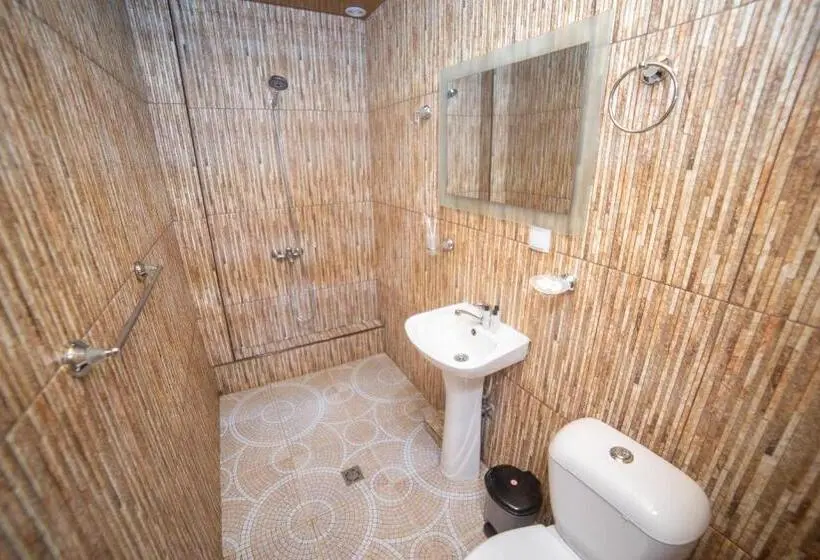 Standard Kolmen Hengen Huone, Popock Dilijan 1
