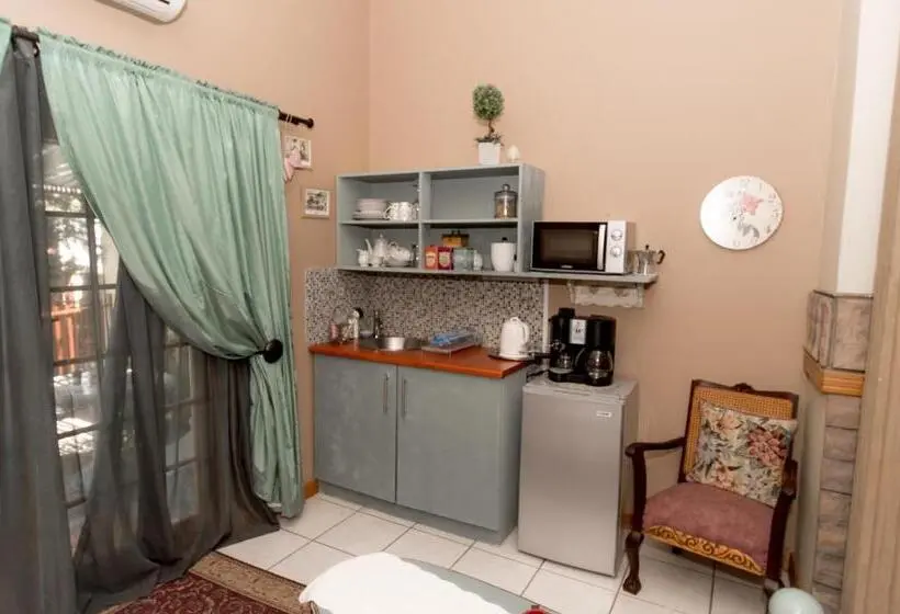 اتاق استاندارد با چشم‌انداز استخر, Tarentaalrand Guesthouse