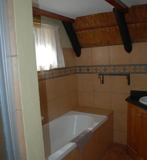 בקתת חדר, Hlalanathi Drakensberg Resort