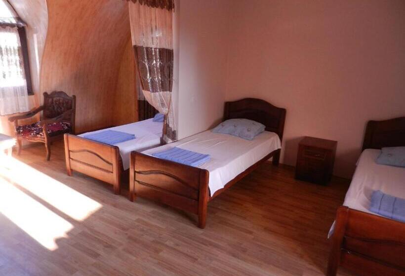 اتاق استاندارد چهار تخته, Guest House Roman/gonio