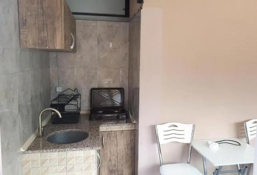 اتاق راحتی سه تخته, Guest House Roman/gonio
