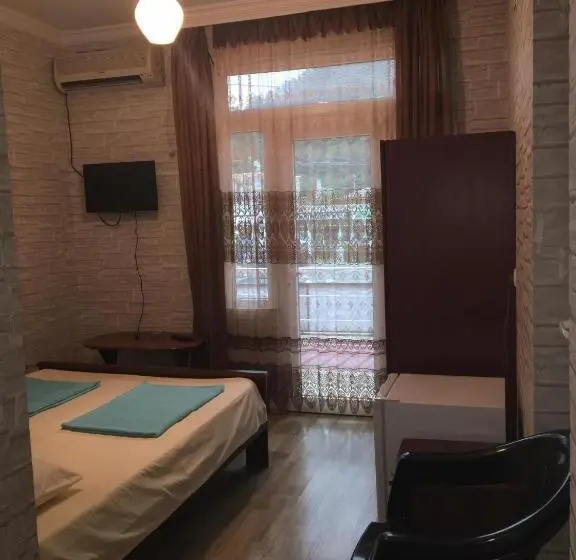 اتاق لوکس با بالکن, Guest House Roman/gonio