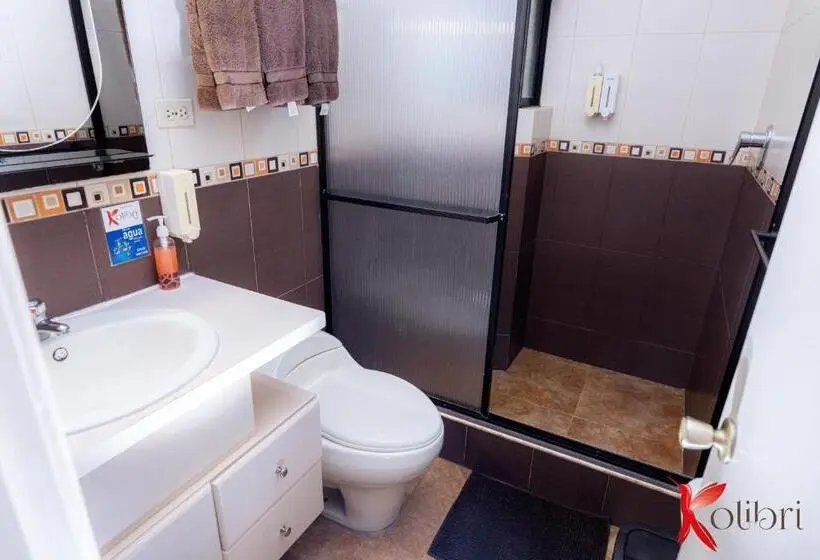 اتاق لوکس سه تخته, Hostal Kolibri B&b