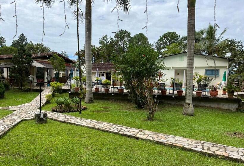 샬레, Pousada Chez Nous