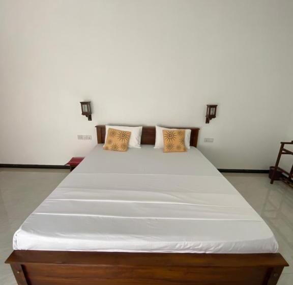 Deluxe Rum, Welcome Family Guest House