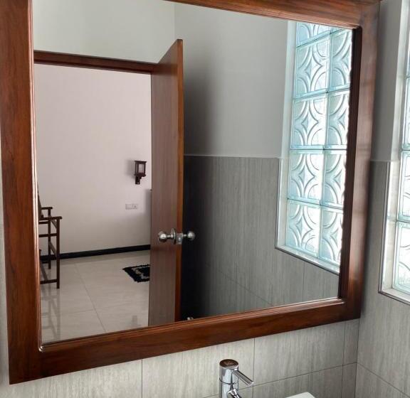 Deluxe Rum, Welcome Family Guest House