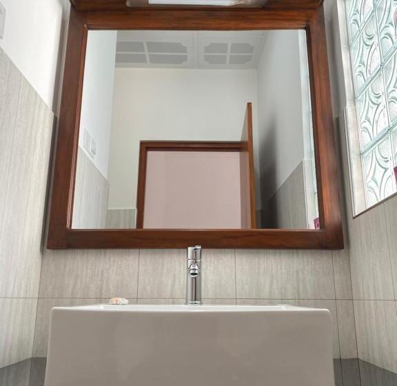 Deluxe Rum, Welcome Family Guest House