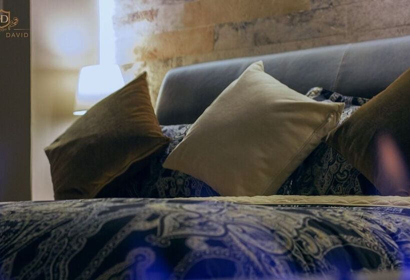 Suite med Balkon, David