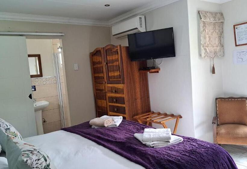 غرفة قياسية مطلّة علي حمام السباحة, Dormio Manor Guest Lodge