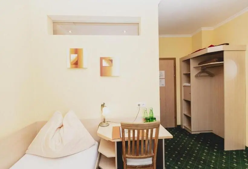 Standard Single Room, Gasthof Berghof