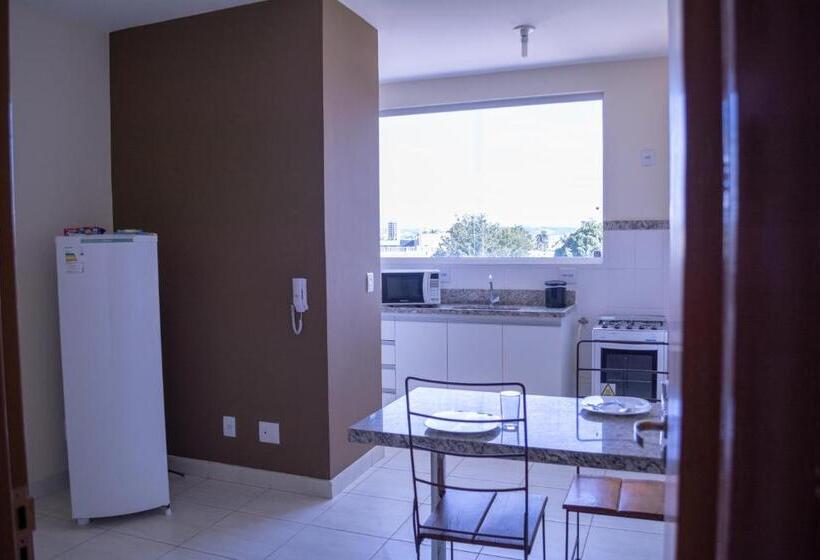 标准单人间, Rivello Apart