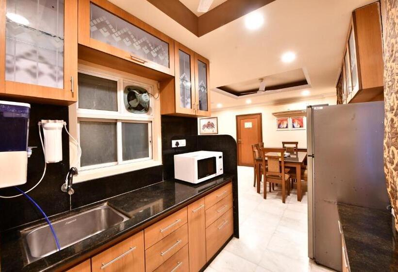 شقة 3 غرف, Click White House Residency, Vadodara