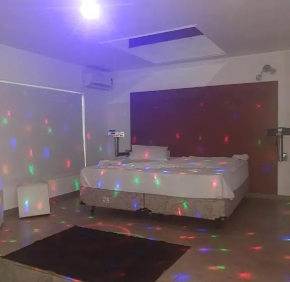 バスタブ付きスタンダードルーム, Medieval Motel E Hospedagem