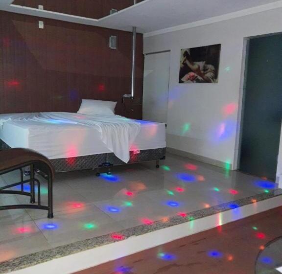 Quarto Estandar Vista Piscina, Medieval Motel E Hospedagem