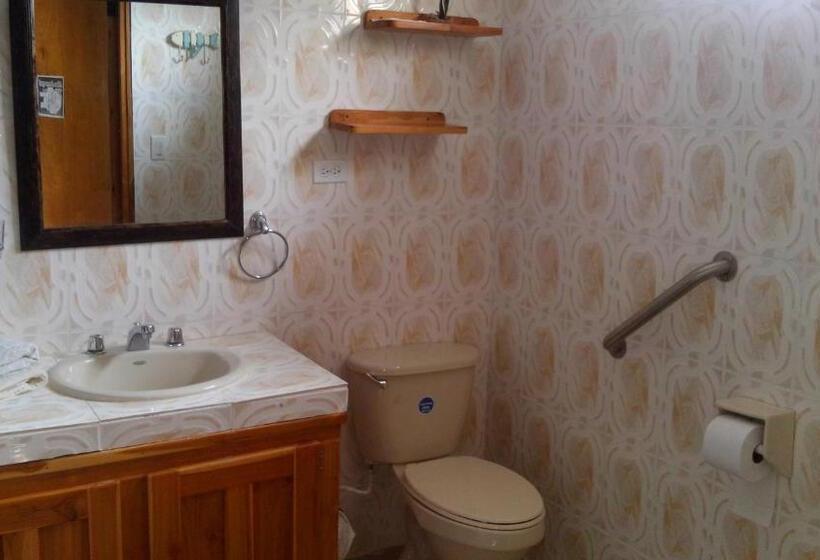 اتاق استاندارد سه نفره, Hostal Doña Maria