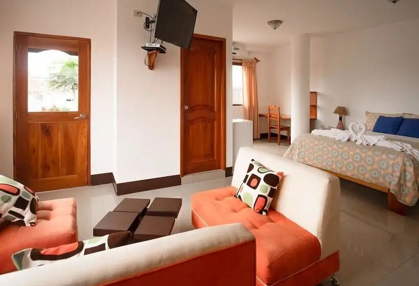 سوییت جونیور با چشم‌انداز دریا, Hostal Tongo Reef
