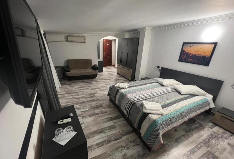 スタンダードトリプルルーム, Pensiunea Luisa