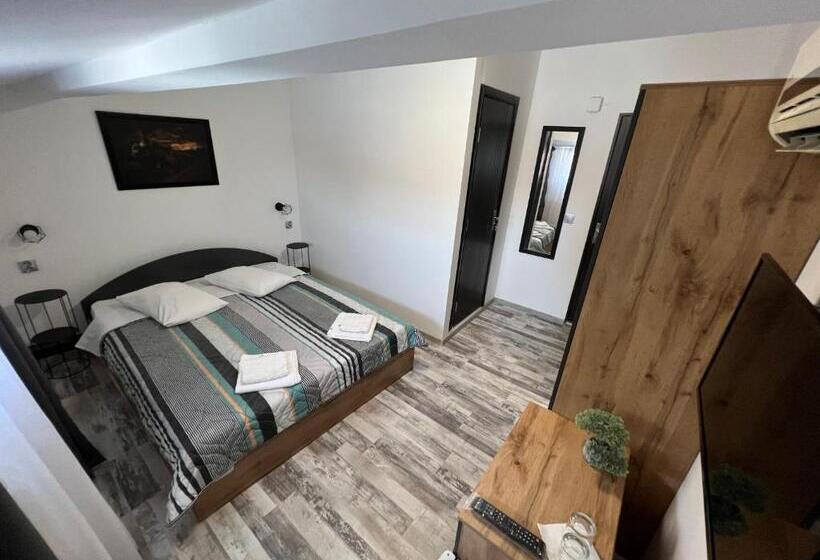 スタンダードルーム, Pensiunea Luisa