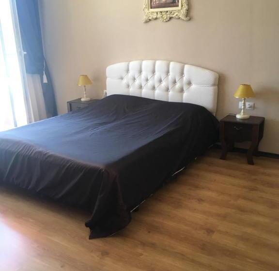 דירת חדר, хотел ред