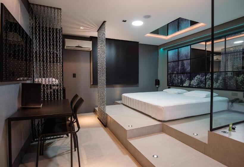 스위트 킹사이즈 침대, Motel Della Montagna