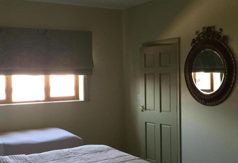 غرفة قياسية ثلاثية, Riverbank, Country Pub And Guesthouse