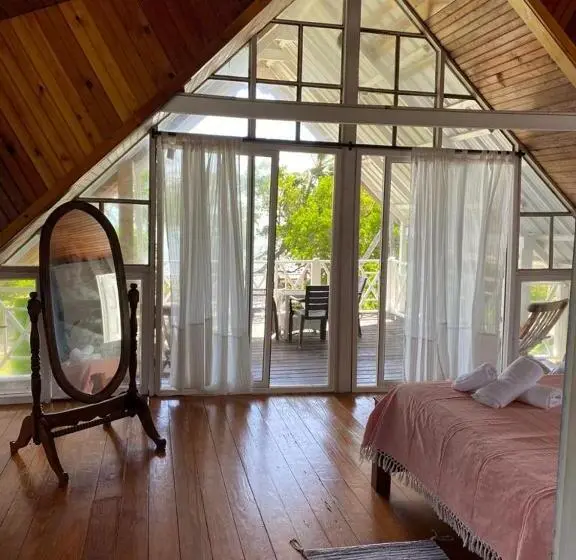 اتاق لوکس خانوادگی, Islander House On Rocky Cay Beach