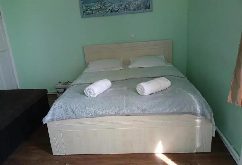 اتاق استاندارد سه نفره, Abramichi Guest House