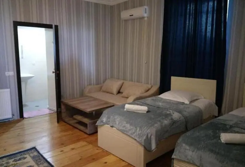 اتاق خانوادگی, Abramichi Guest House