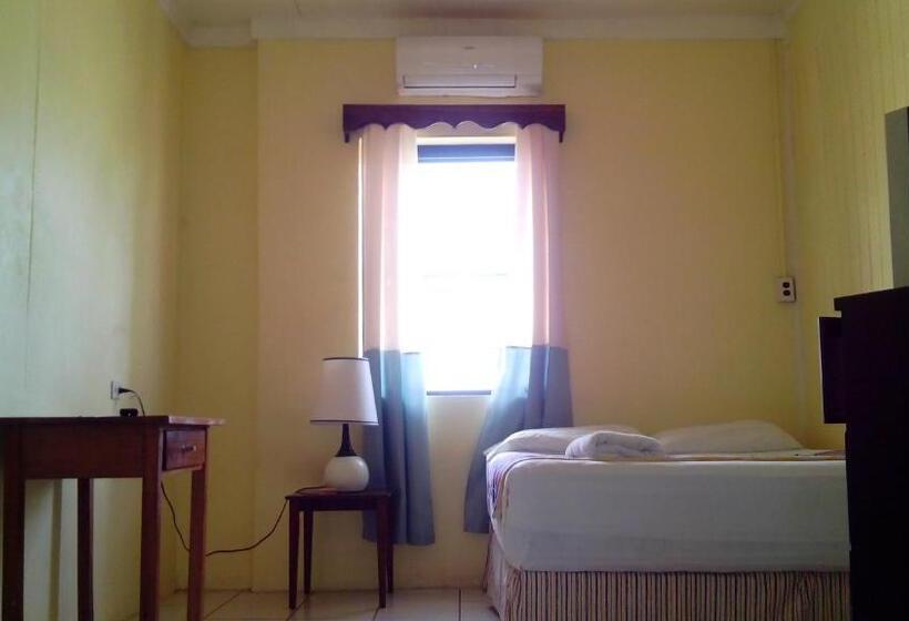 スタンダードルーム, Don Santiago Guesthouse Downtown