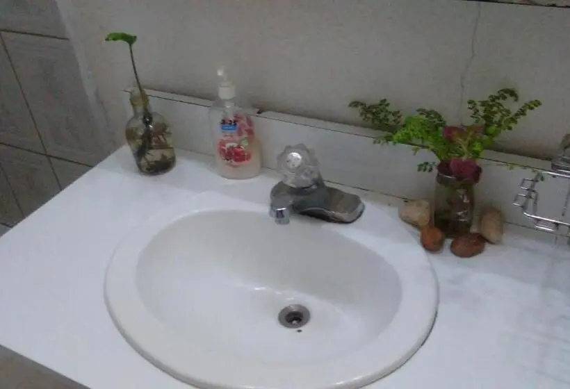 اتاق استاندارد سه نفره, Don Santiago Guesthouse Downtown