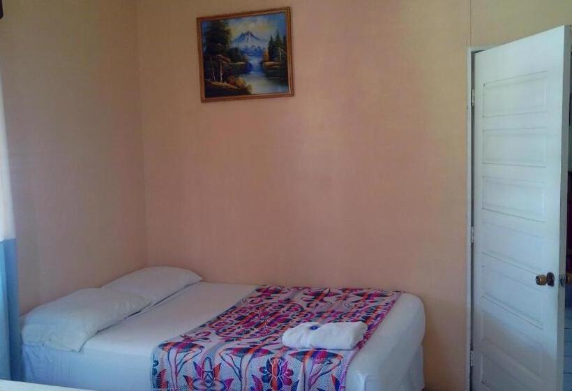 エコノミートリプルルーム, Don Santiago Guesthouse Downtown