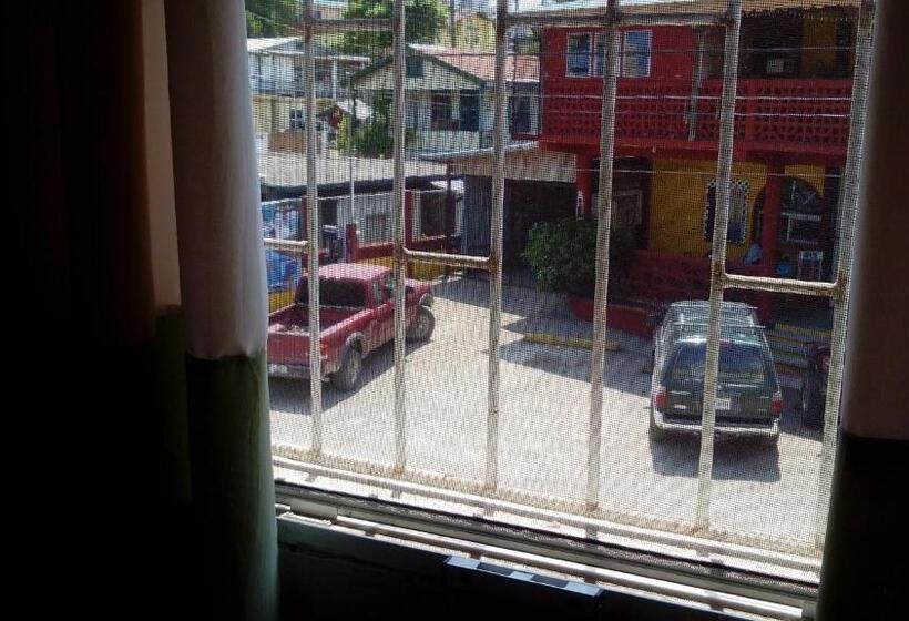 スタンダードルーム, Don Santiago Guesthouse Downtown