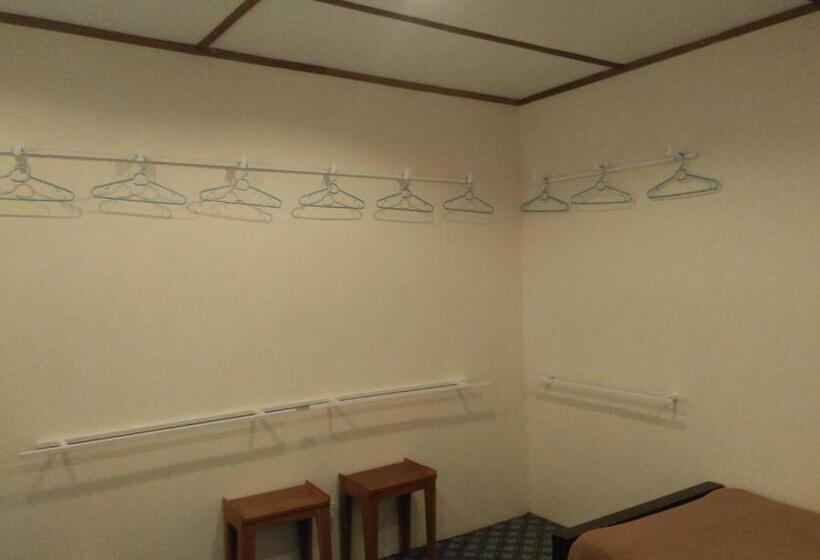 تختخواب در اتاق مشترک, Northern Breeze