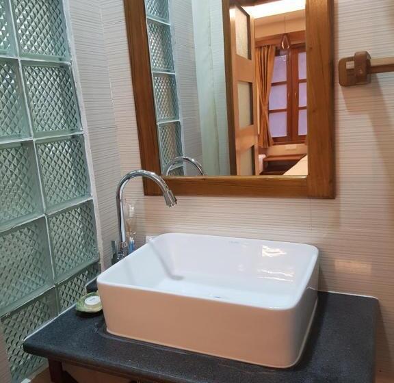 اتاق سوپریور سه تخته, Northern Breeze