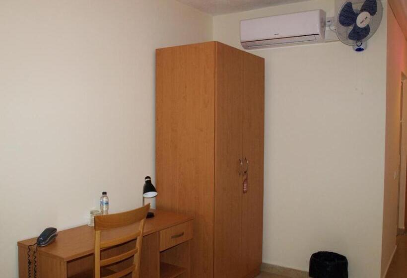 اتاق استاندارد یک نفره, Rivotorto Retreat House