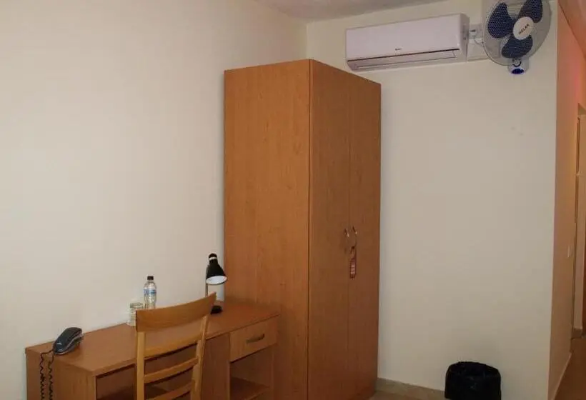 اتاق استاندارد یک نفره, Rivotorto Retreat House
