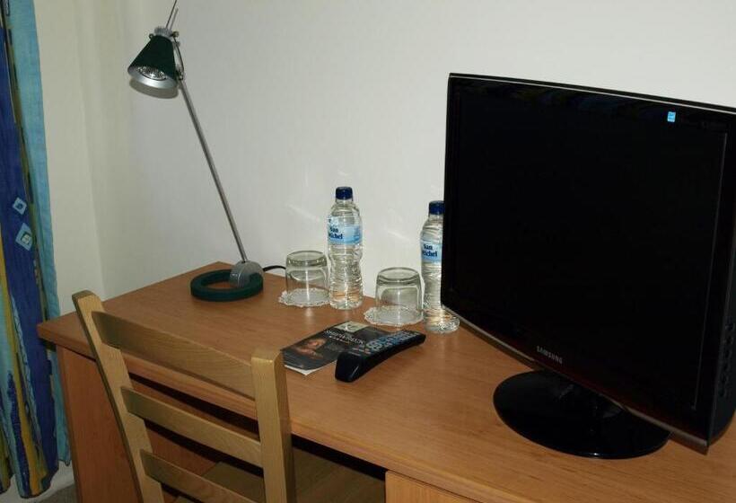 اتاق استاندارد سه نفره, Rivotorto Retreat House