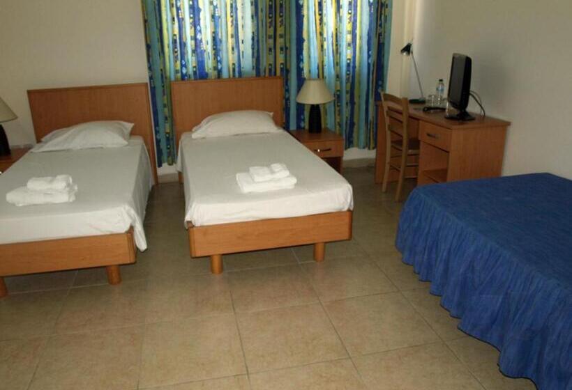 اتاق استاندارد سه نفره, Rivotorto Retreat House