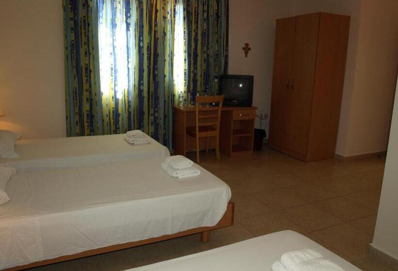 اتاق استاندارد چهار تخته, Rivotorto Retreat House