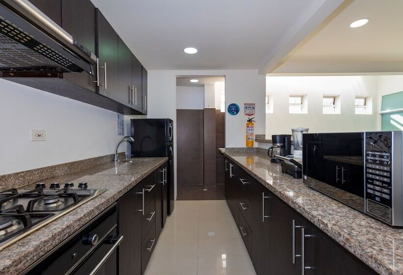 سوئیت ریاست جمهوری سه خوابه, White Coral Apartasuites