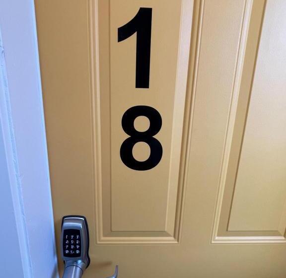 غرفة قياسية, Balanced Rock Inn