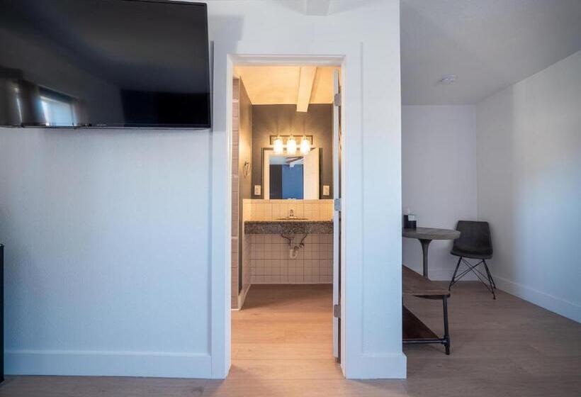 غرفة قياسية, Balanced Rock Inn