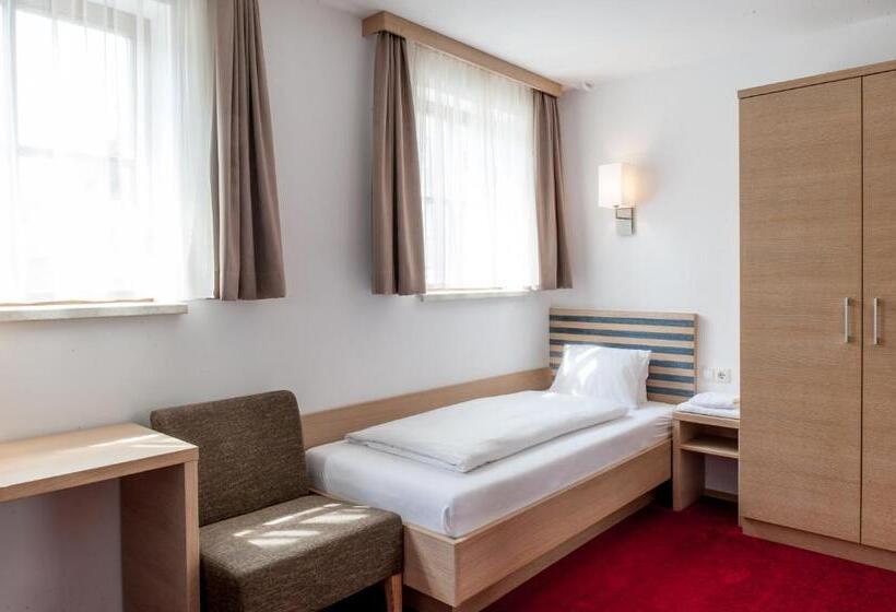 Standard Yhden Hengen Huone, Gästehaus Brugger