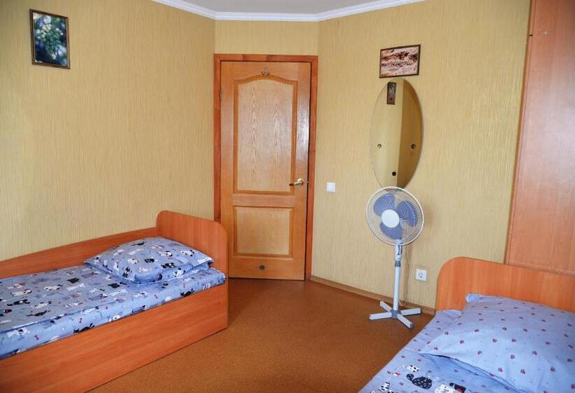 Economy-huone, Domik Na Fontane