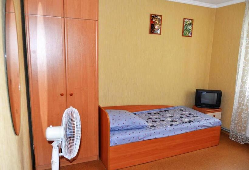 Economy-huone, Domik Na Fontane