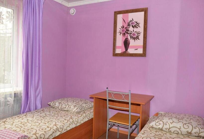 Superior Neljän Hengen Huone, Domik Na Fontane